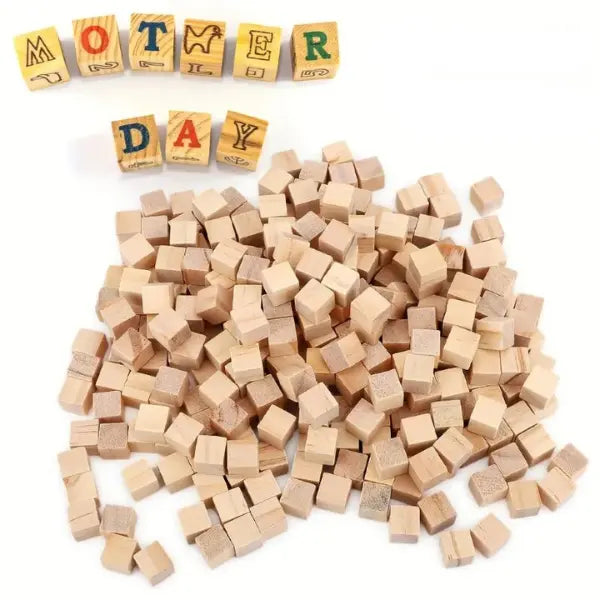 Kleine Holzwürfel Quadratische Blöcke aus Naturkiefer