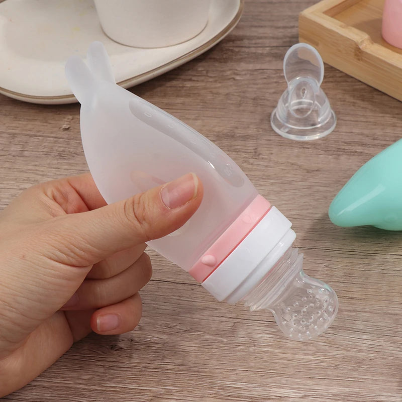 Babyflasche zum Füttern Silikonlöffel Squeeze Feeder Berif.de